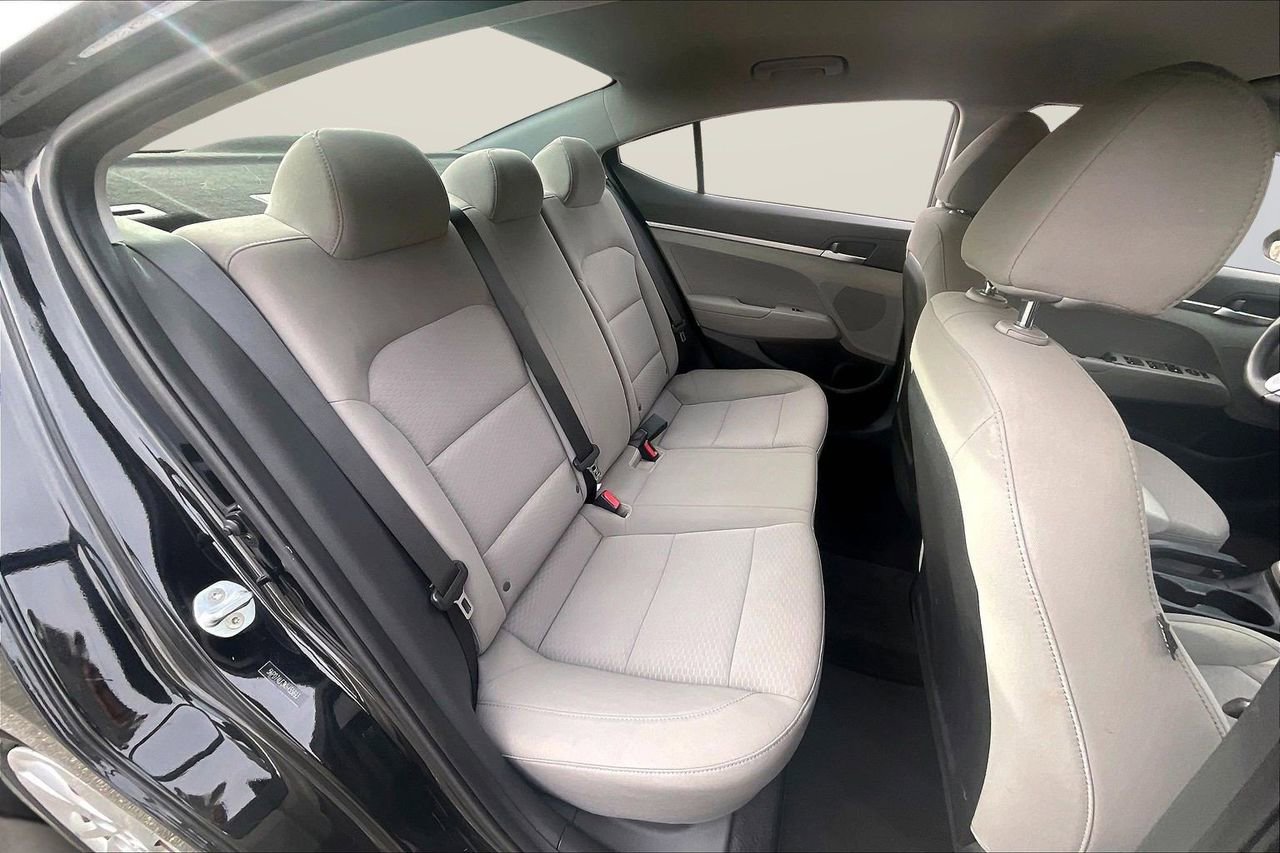 Used 2019 Hyundai Elantra SE image 23