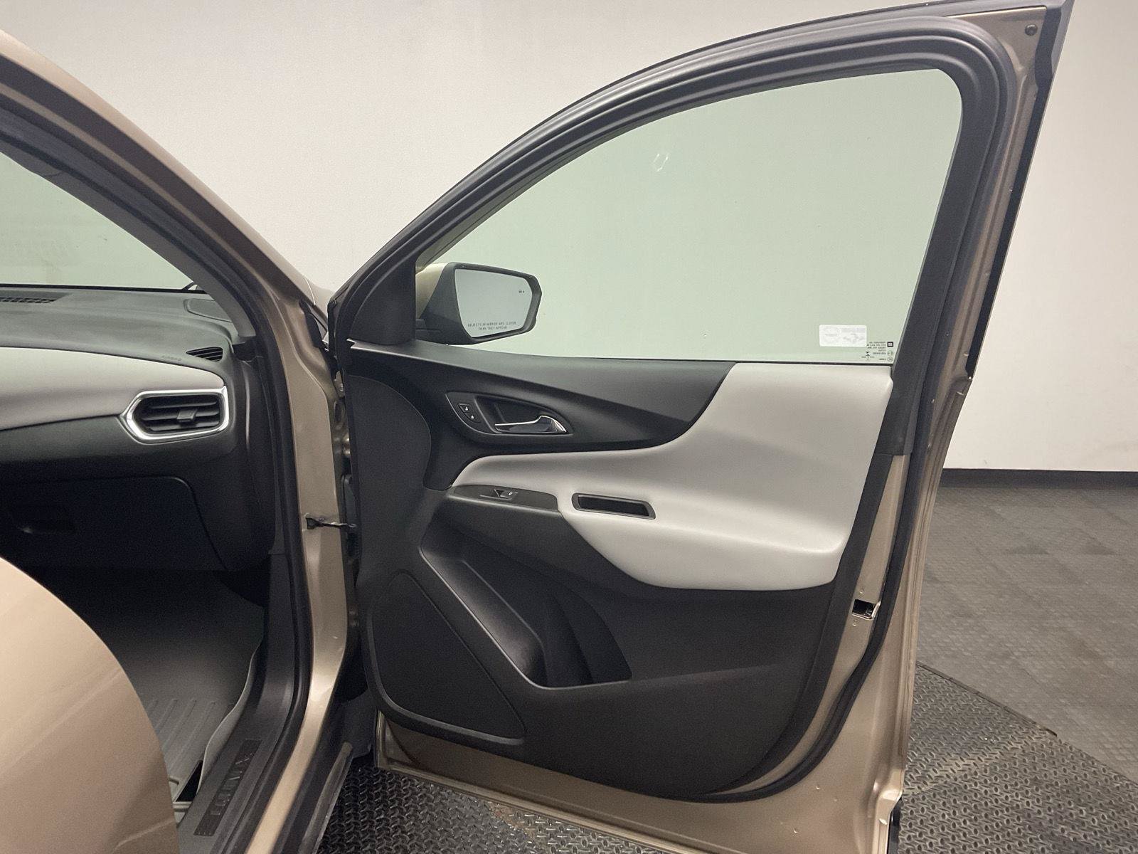 Used 2018 Chevrolet Equinox LT AWD/4WD image 21