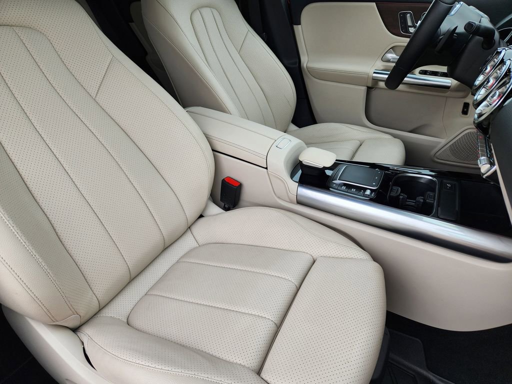 Used 2021 Mercedes-Benz GLA 250 4MATIC image 14