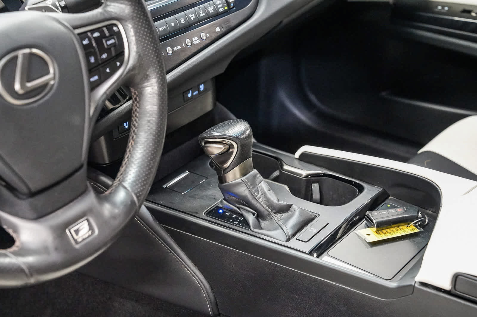 Used 2023 Lexus ES 350 F Sport w/ Accessory Package (Z2) FWD image 24
