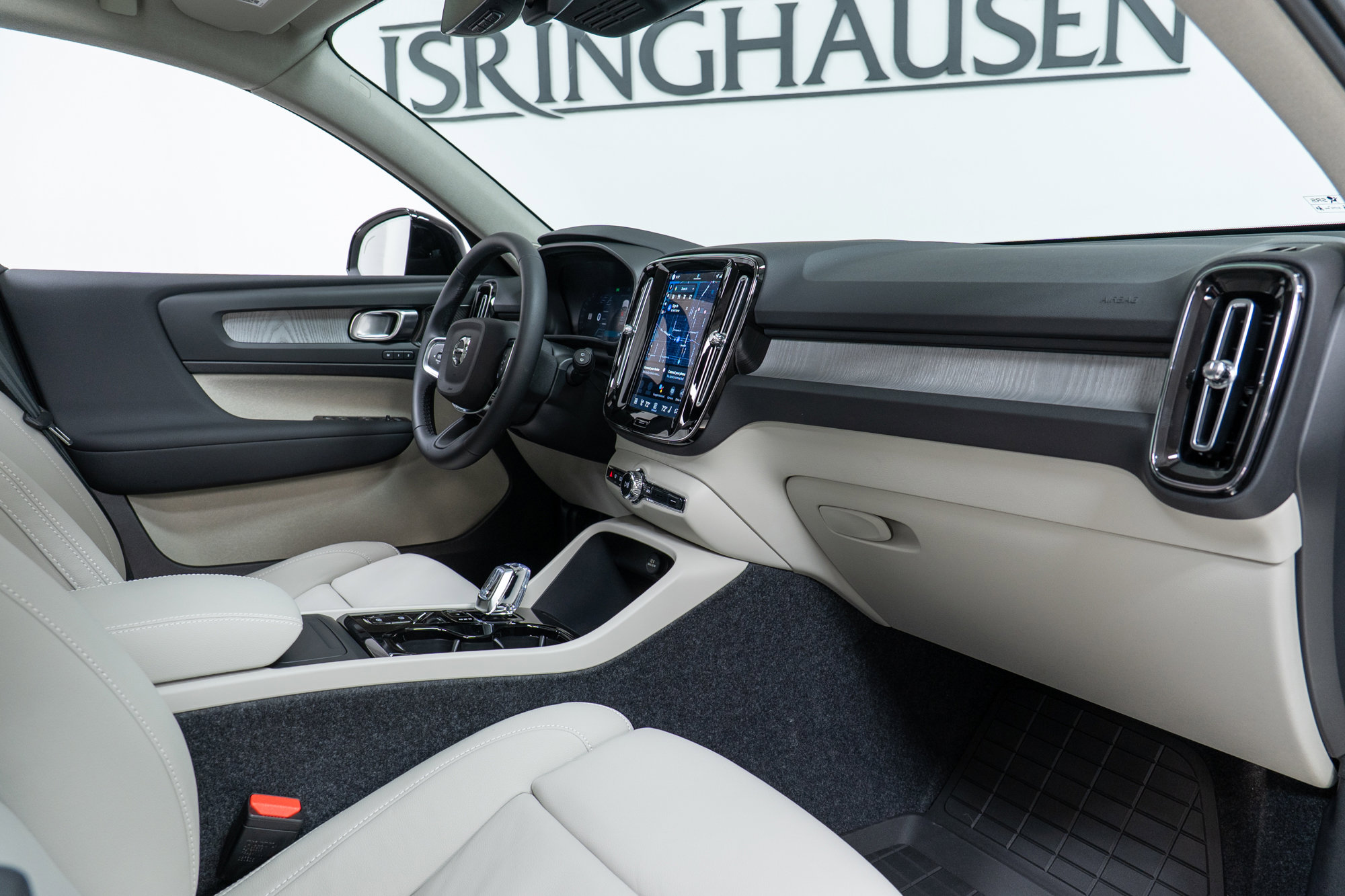 New 2026 Volvo XC40 B5 Ultra w/ Climate Package image 21