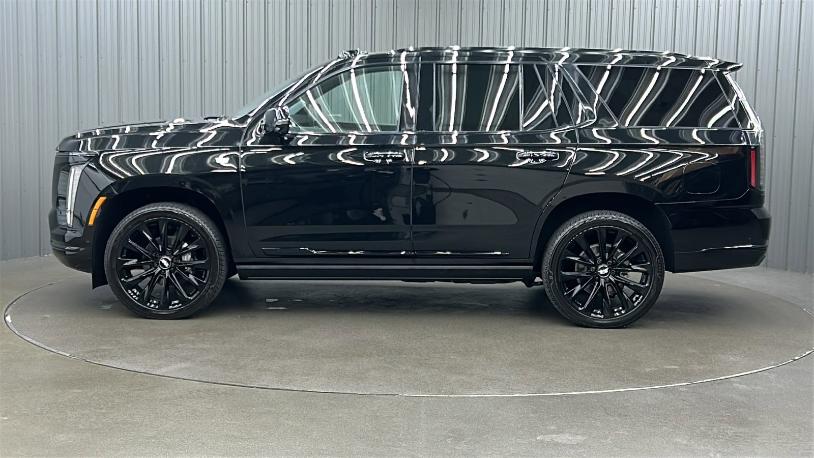 Used 2025 Cadillac Escalade Sport Platinum image 2