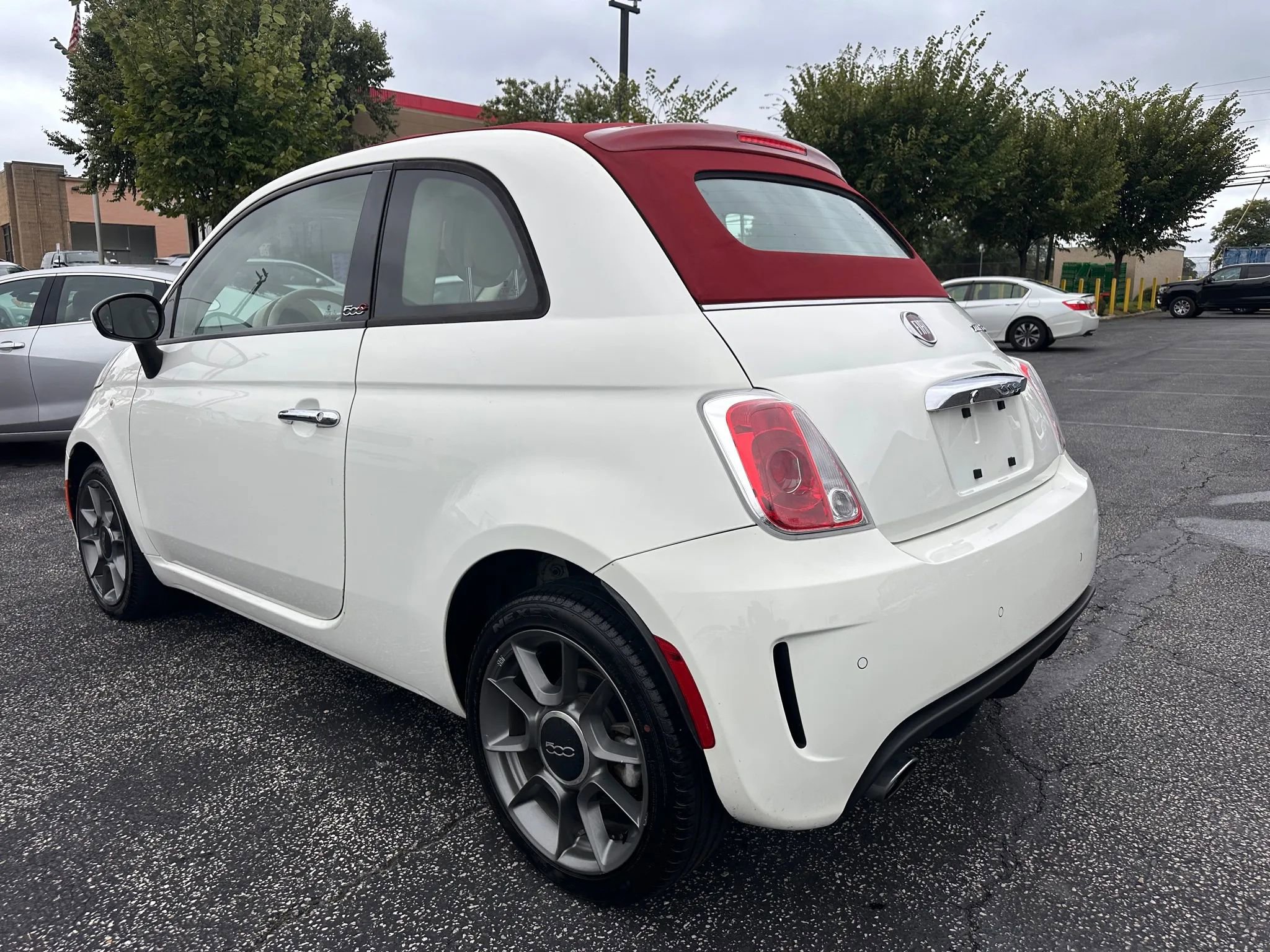 Used 2019 FIAT 500 Pop image 9