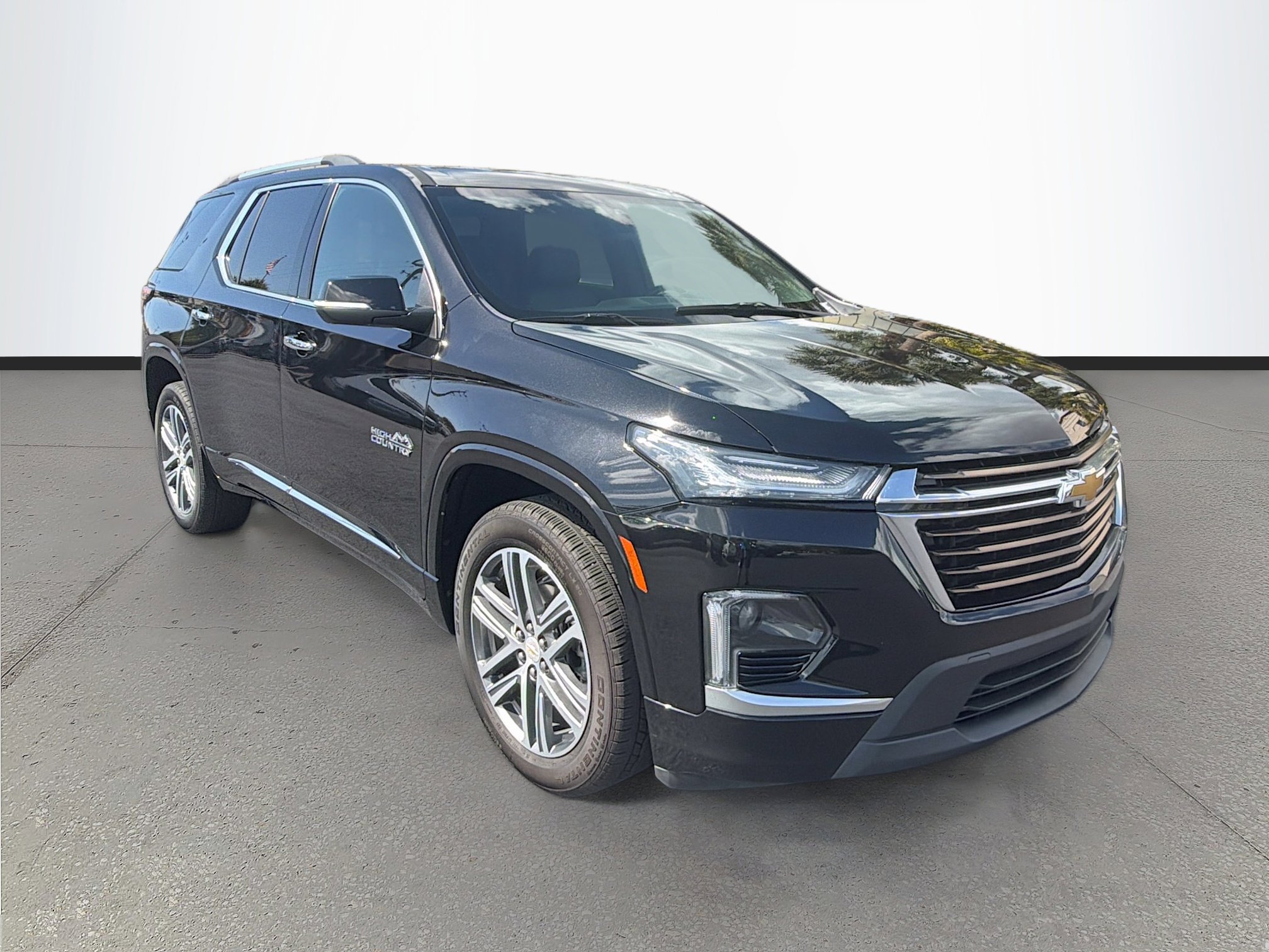 Used 2023 Chevrolet Traverse High Country image 1