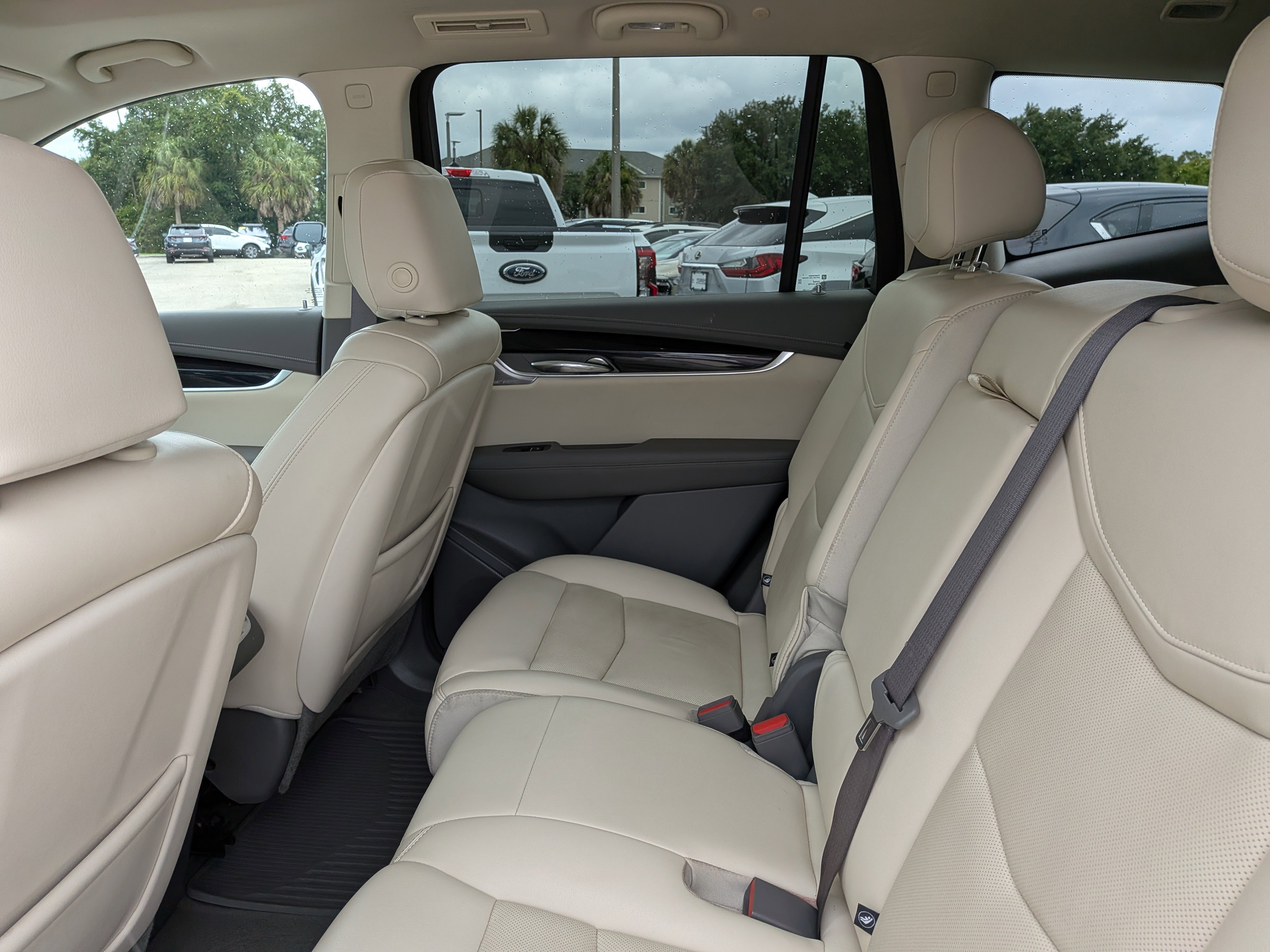 Used 2024 Cadillac XT6 Premium Luxury FWD image 13