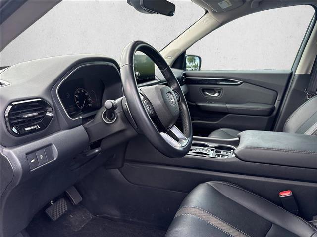 Used 2025 Honda Pilot Touring image 9