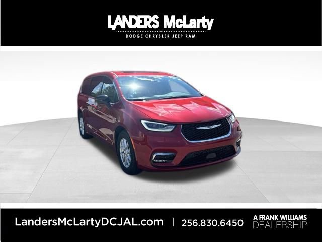 New 2026 Chrysler Pacifica Select