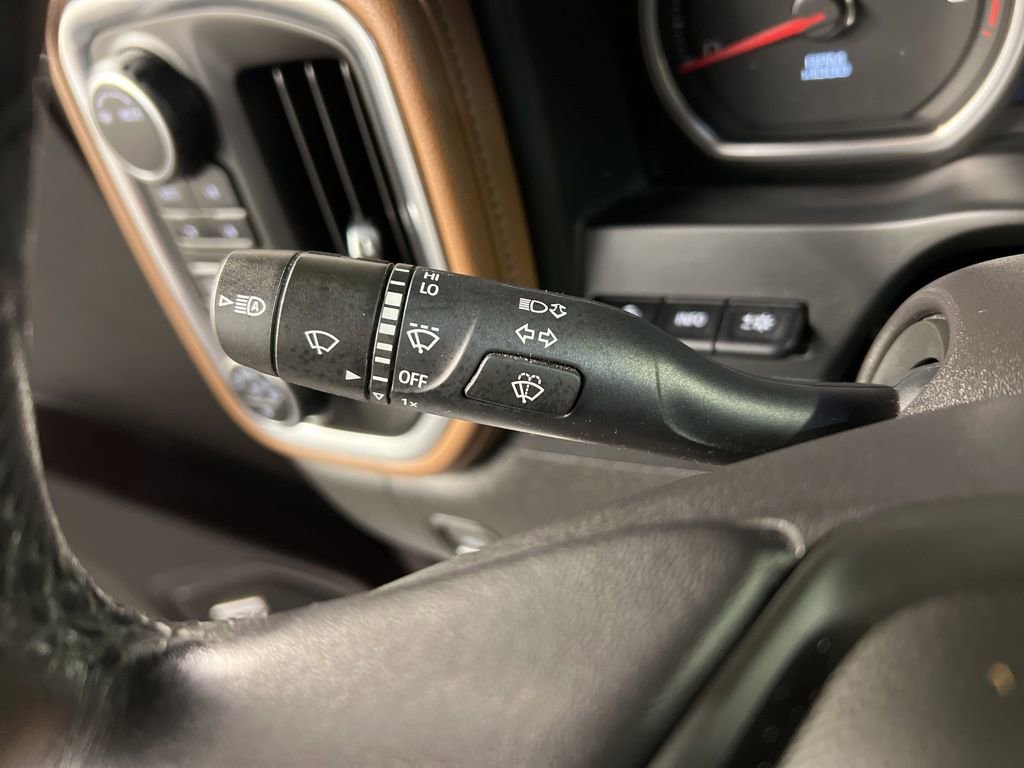 Used 2022 Chevrolet Silverado 1500 High Country w/ Technology Package image 21