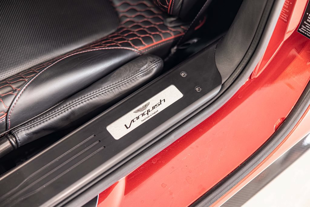 Used 2014 Aston Martin Vanquish Coupe RWD image 19