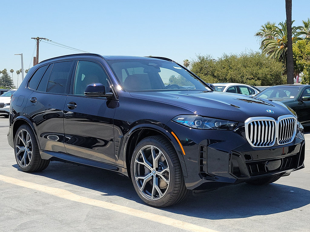 New 2026 BMW X5 xDrive50e w/ M Sport Package AWD/4WD image 4