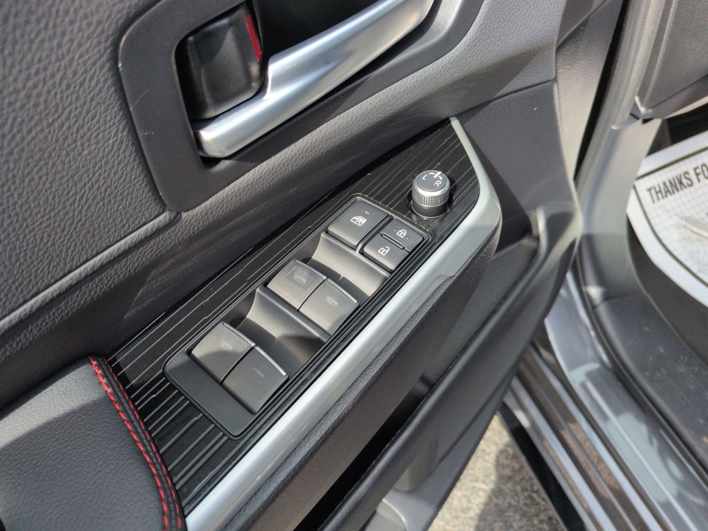 Used 2025 Toyota Sienna XSE w/ XSE Plus Package image 11