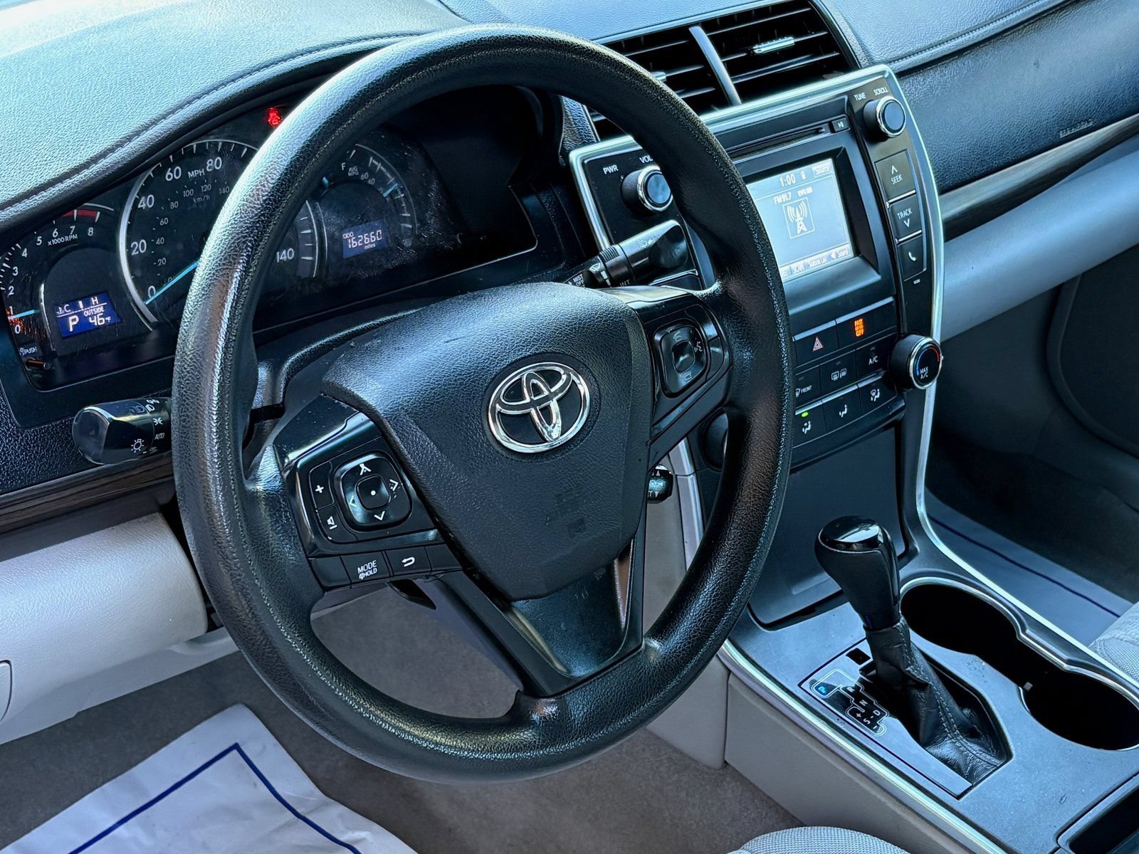 Used 2015 Toyota Camry LE FWD image 11