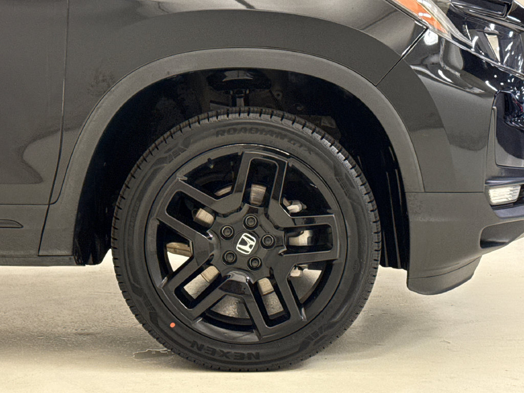 Certified 2024 Honda Passport Black Edition image 6
