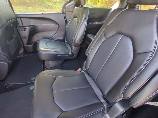 New 2026 Chrysler Pacifica Select w/ S Appearance Package FWD image 28