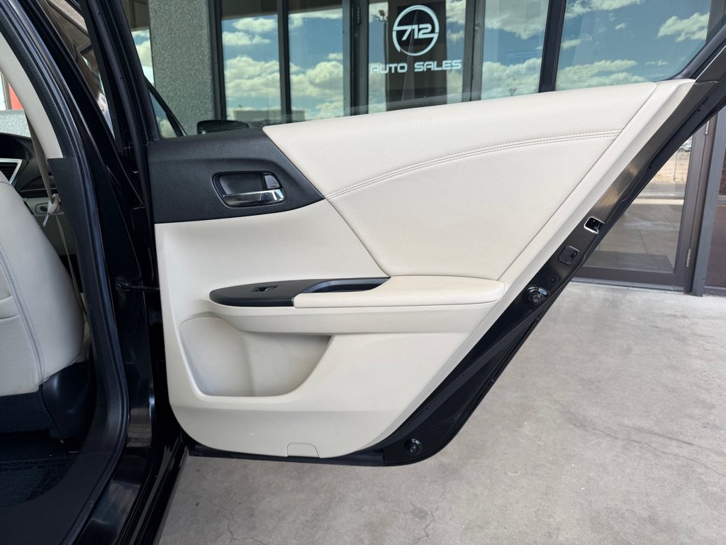 Used 2017 Honda Accord EX-L image 38