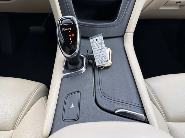 Used 2018 Cadillac XT5 FWD image 30