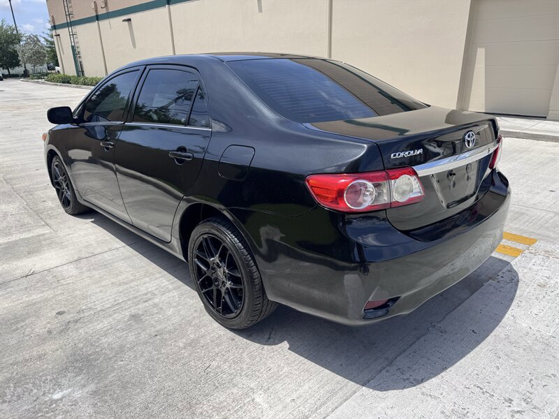 Used 2013 Toyota Corolla LE FWD image 7