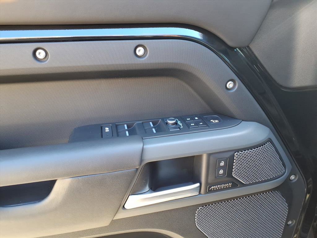 Certified 2023 Land Rover Defender 110 X-Dynamic SE image 10
