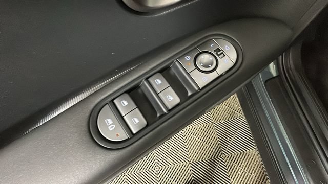 Used 2025 Hyundai Ioniq 5 SEL AWD/4WD image 10