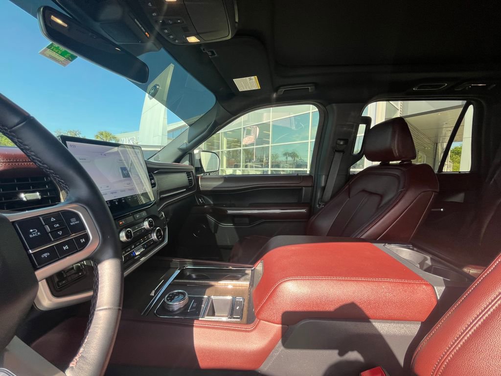 Used 2024 Ford Expedition Limited image 16