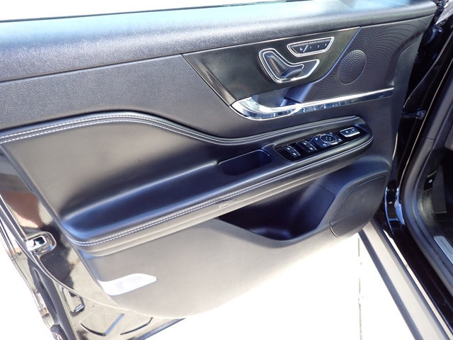 Certified 2023 Lincoln Corsair AWD w/ Equipment Group 101A image 19