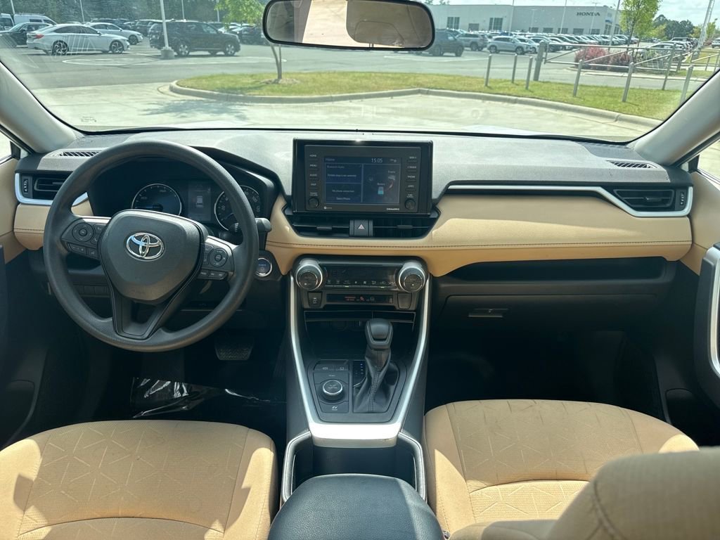 Used 2022 Toyota RAV4 XLE w/ Convenience Package image 16