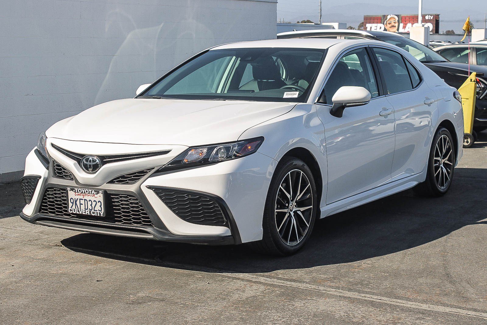 Certified 2024 Toyota Camry SE FWD image 3