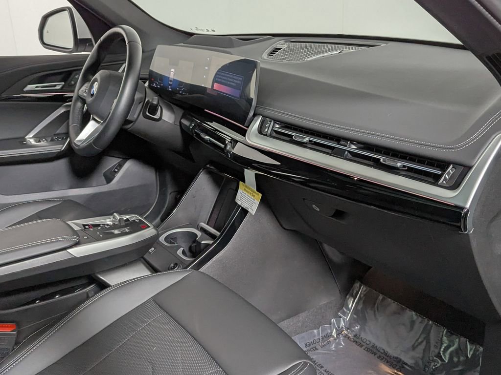 Used 2025 BMW X1 xDrive28i w/ Technology Package image 33