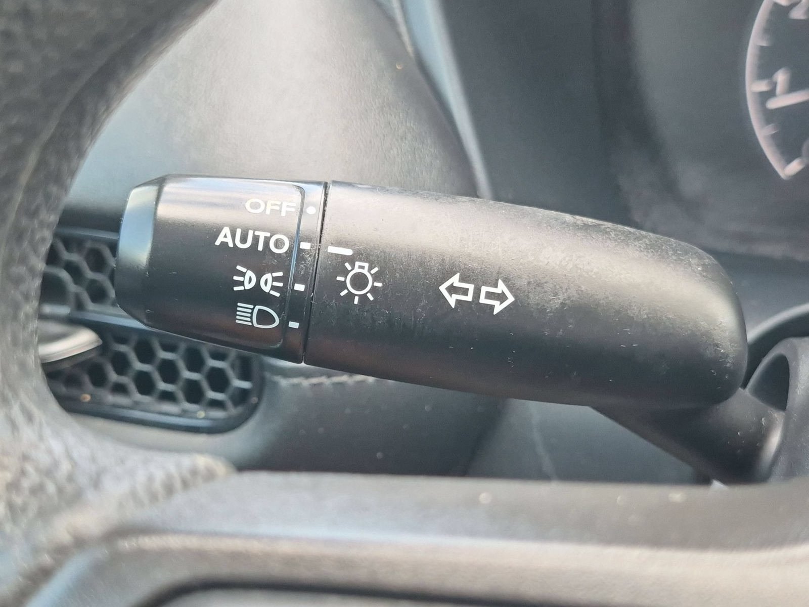 Used 2024 Honda HR-V LX image 16