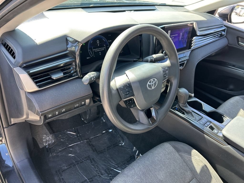Used 2025 Toyota Camry LE FWD image 21