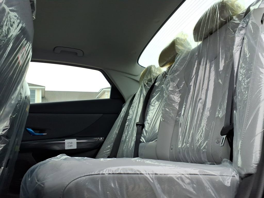 New 2025 Hyundai Elantra Limited image 9