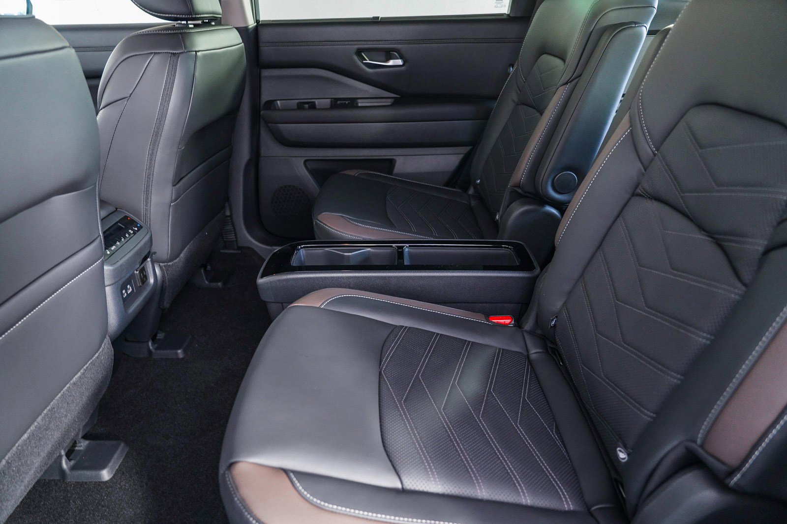 New 2025 Nissan Pathfinder Platinum image 25