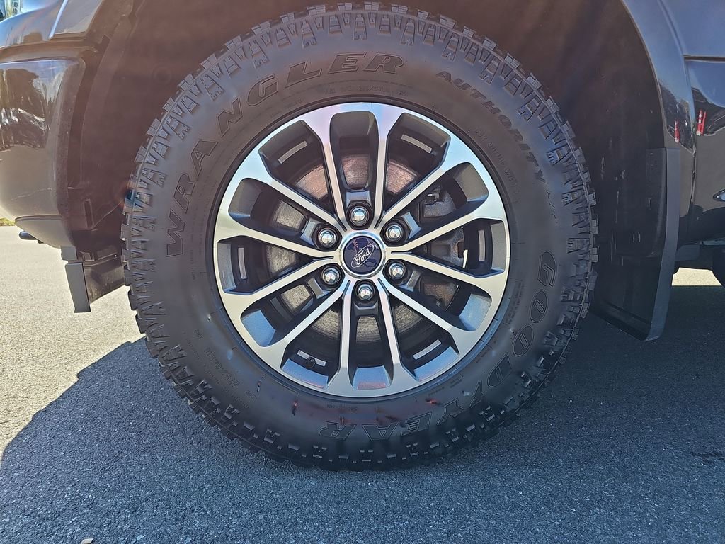 Used 2019 Ford F150 Lariat w/ Equipment Group 502A Luxury AWD/4WD image 24