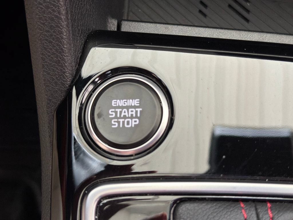 Used 2025 Kia Sportage SX FWD image 6