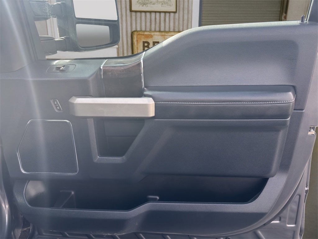 Certified 2022 Ford F350 Lariat w/ Lariat Value Package image 33