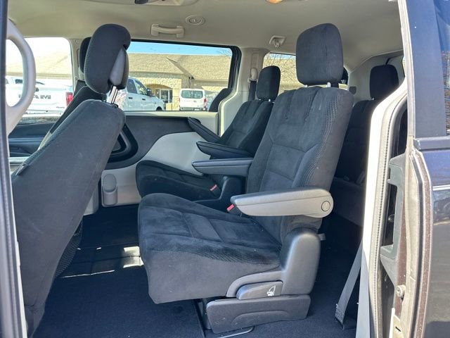 Used 2016 Dodge Grand Caravan SXT w/ Rear Park Assist Package image 13