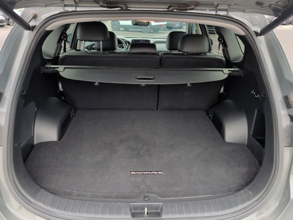 Certified 2022 Hyundai Santa Fe Limited w/ Cargo Package image 15