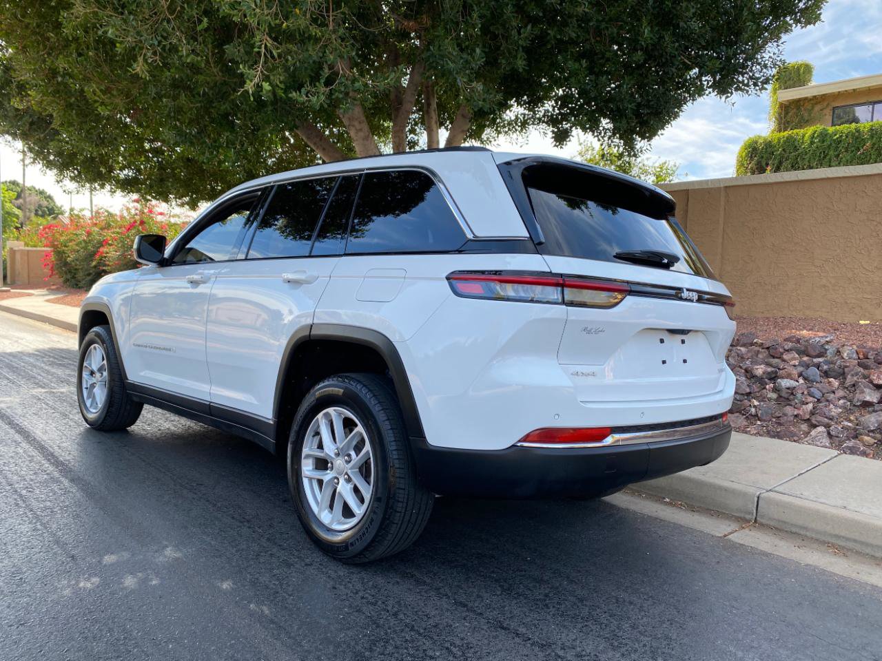 Used 2024 Jeep Grand Cherokee Laredo X w/ Trailer Tow Package AWD/4WD image 69