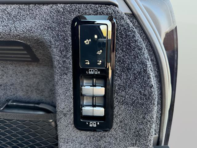 Certified 2024 Land Rover Range Rover Long Wheelbase Autobiography image 36