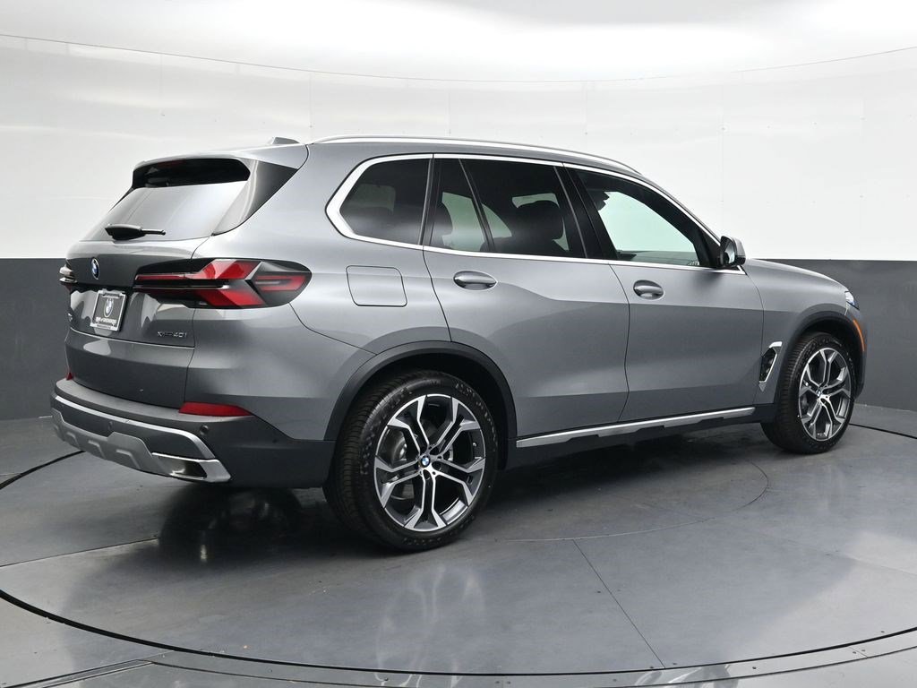 Used 2026 BMW X5 xDrive40i w/ Climate Comfort Package AWD/4WD image 4