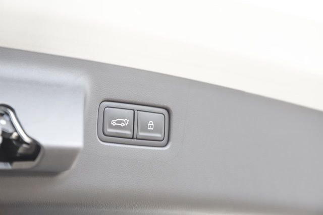 Certified 2025 Hyundai Santa Fe Limited AWD/4WD image 6