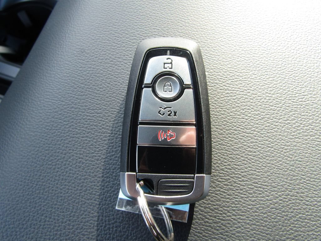 New 2025 Ford F150 Lightning Flash AWD/4WD image 18