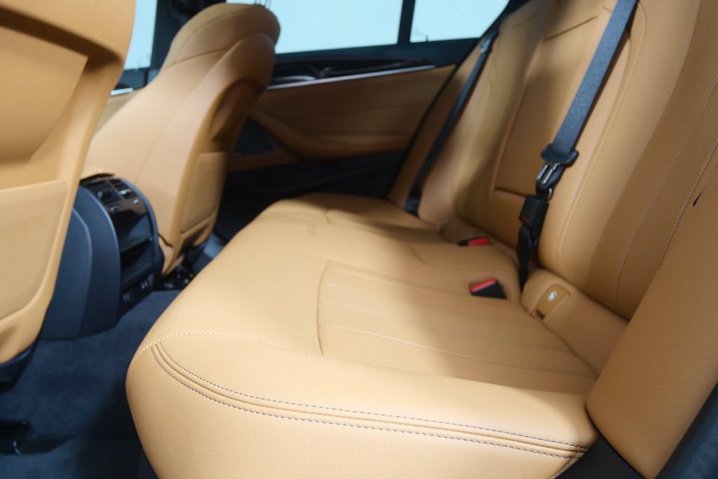 Used 2023 BMW 530i w/ Premium Package RWD image 14