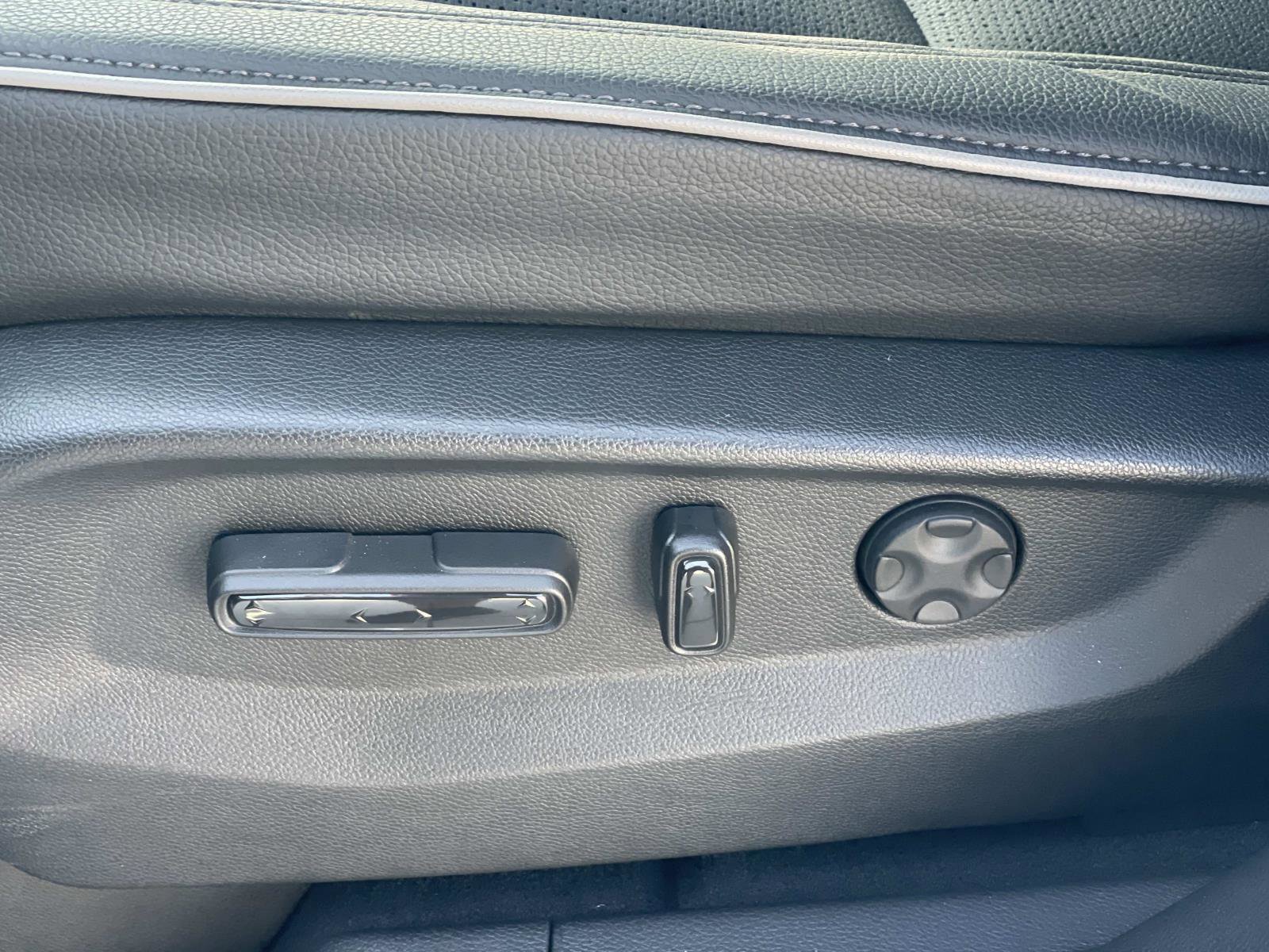 Certified 2026 Honda Odyssey Elite image 15