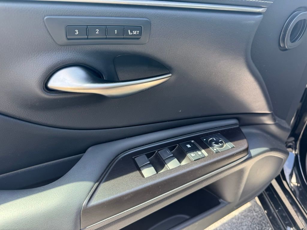 Used 2019 Lexus ES 350 F Sport w/ Accessory Package 2 FWD image 14