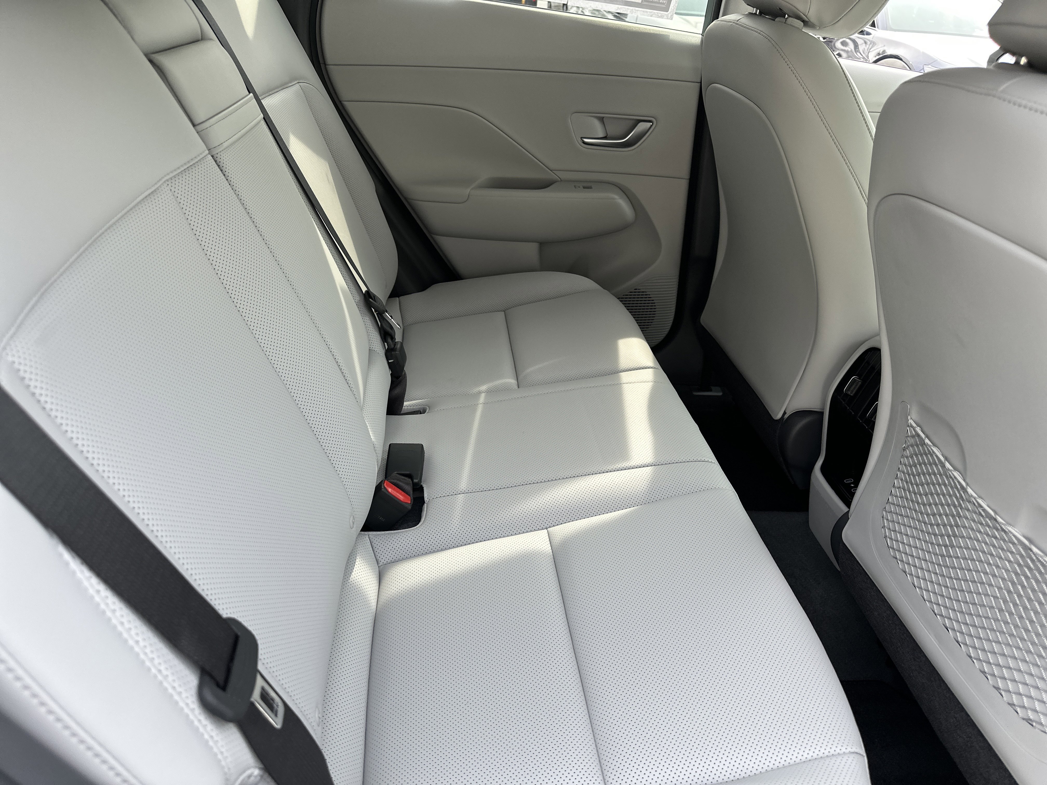 Used 2025 Hyundai Kona Limited image 14