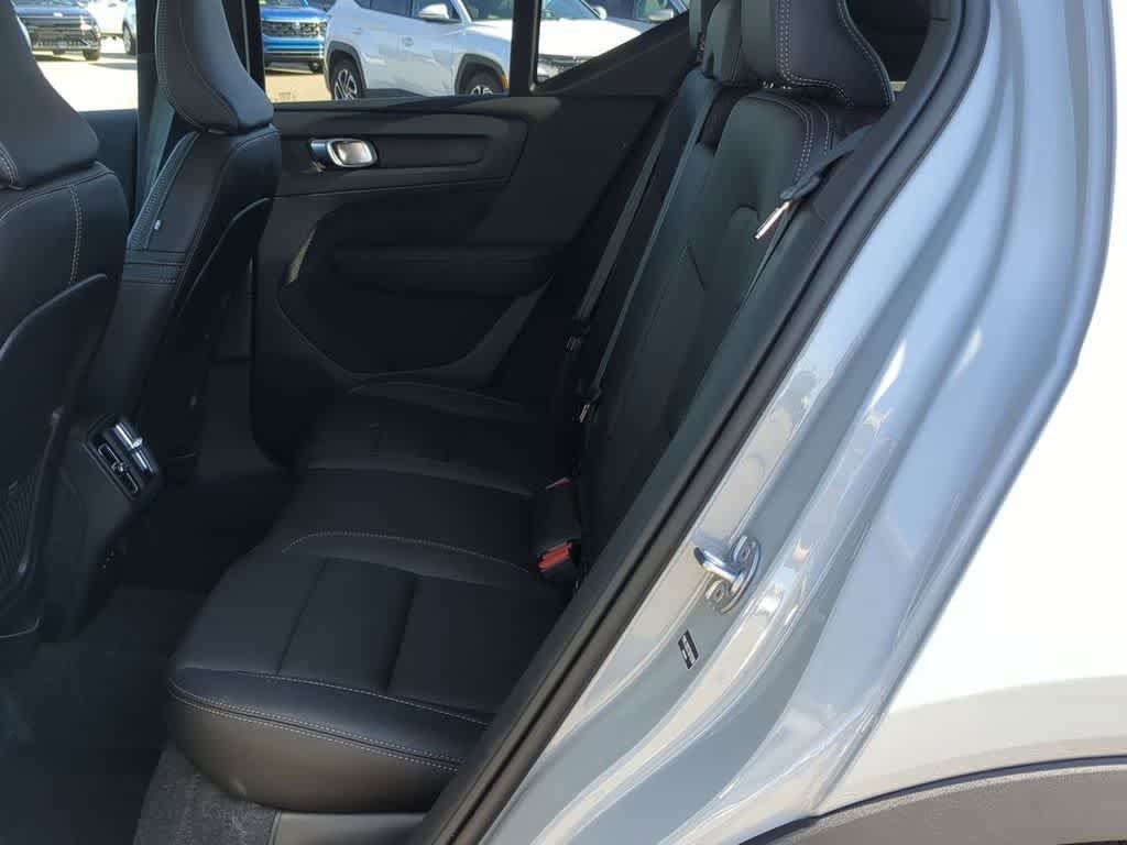 Used 2026 Volvo XC40 B5 Plus w/ Protection Package Premier AWD/4WD image 18