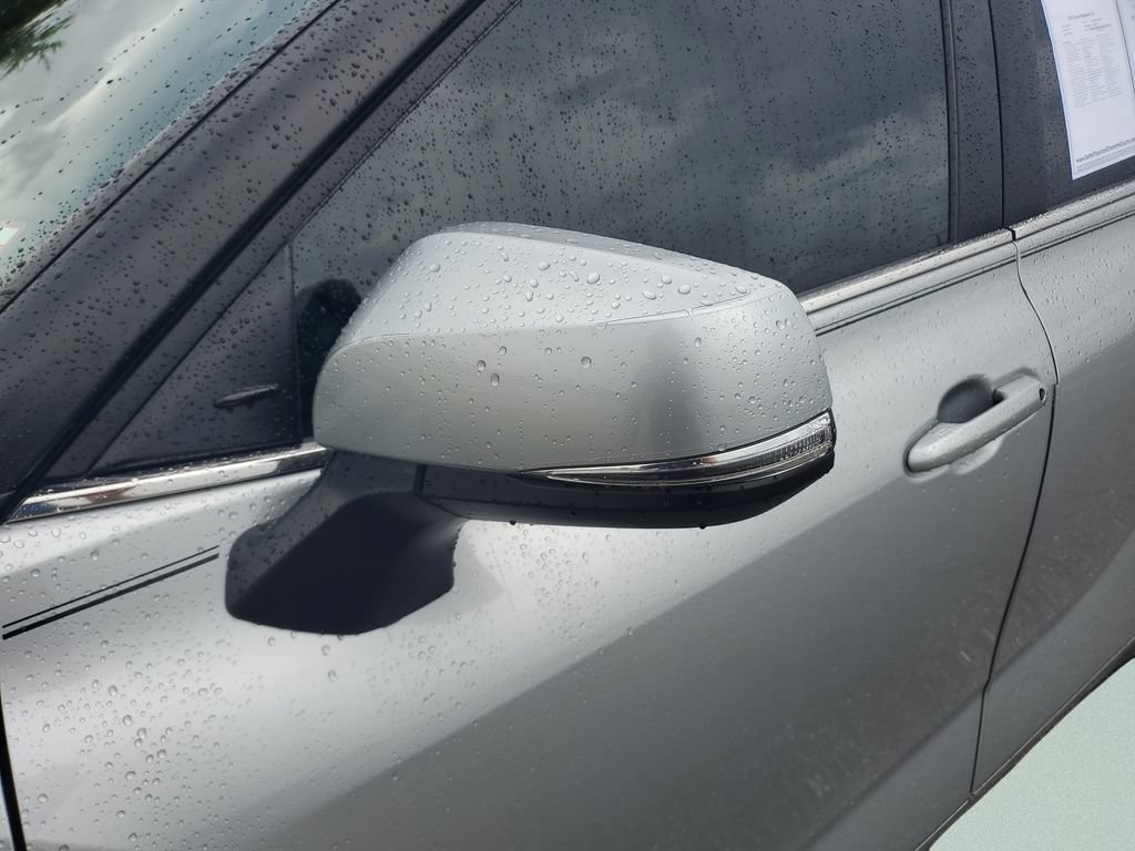 Used 2023 Toyota Highlander LE FWD image 27