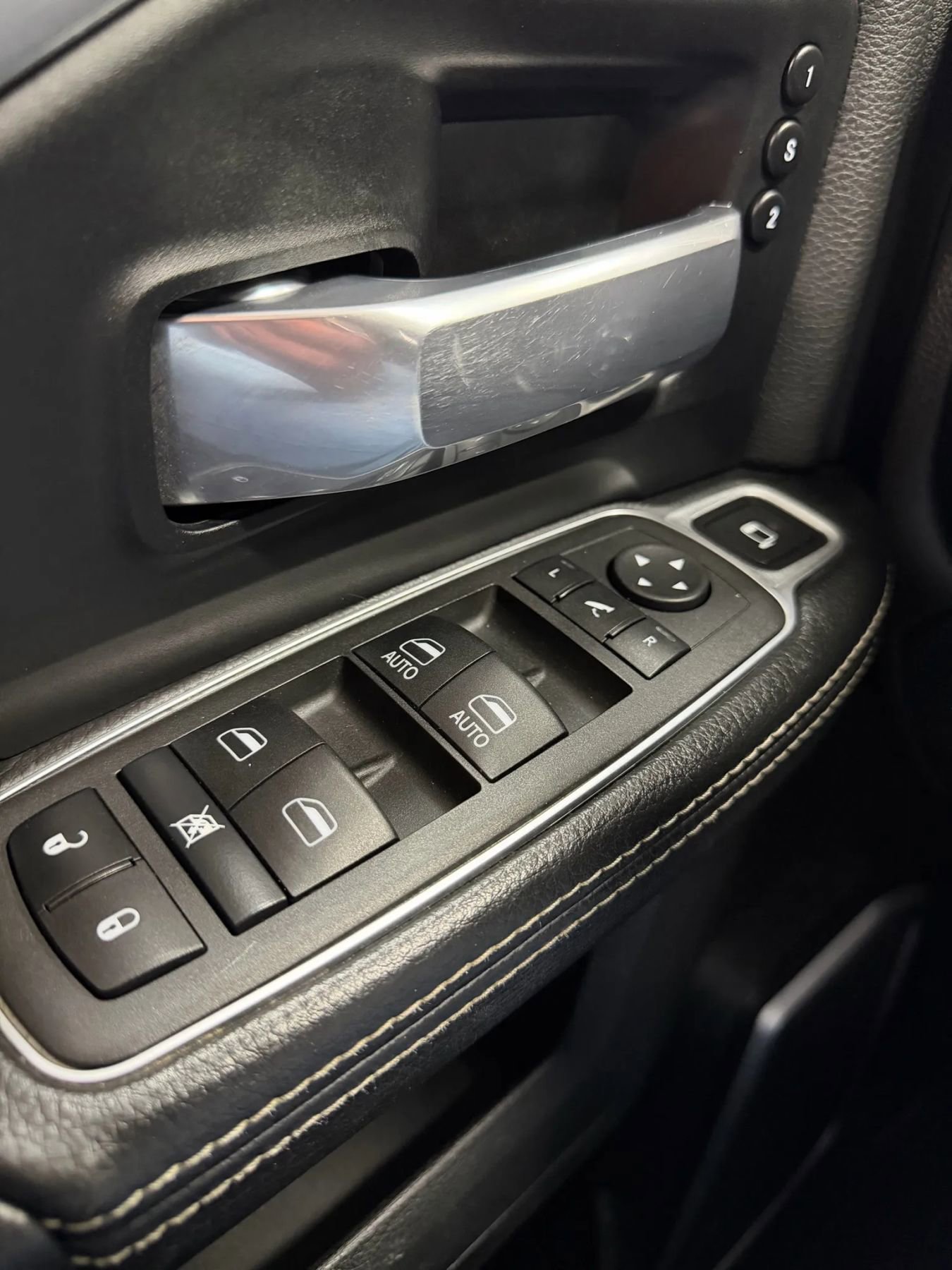 Used 2022 RAM 3500 Laramie w/ Night Edition image 28