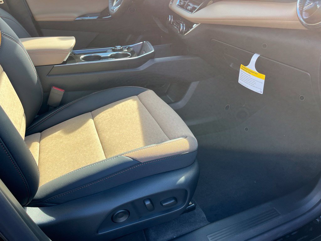 New 2027 Chevrolet Equinox ACTIV w/ Safety and Technology Package AWD/4WD image 32